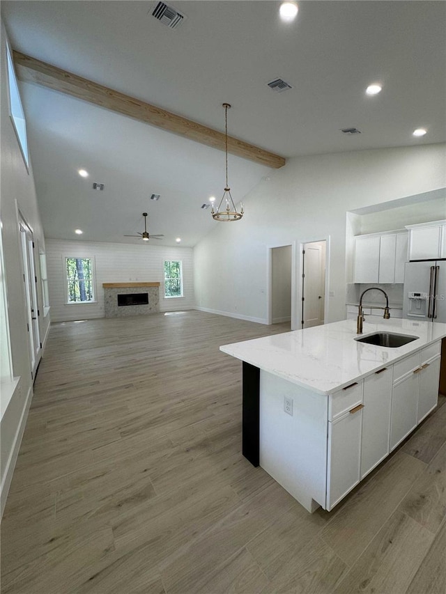 18890 SW 60th St, Dunnellon, FL 34432 - kitchen with visible vents, recessed lighting, and a sink
