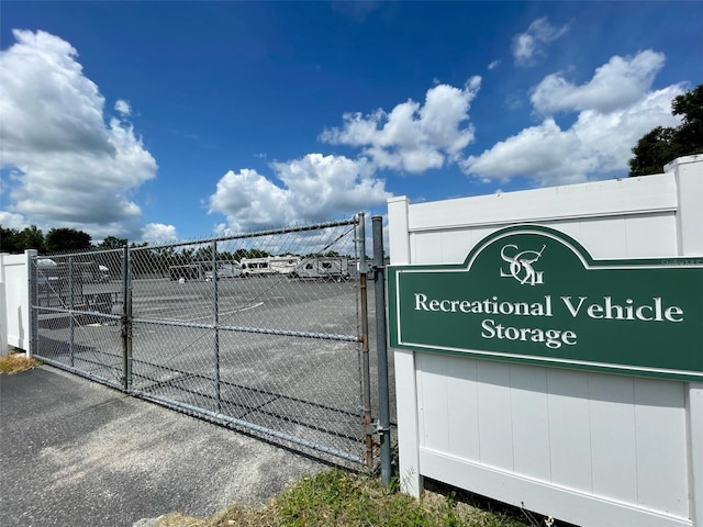 15782 SW 16th Avenue Rd, Ocala, FL 34473 - exterior space featuring a gate and fence