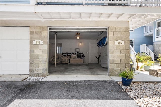 255 NW Bay Path Dr, Crystal River, FL 34428 - view of garage
