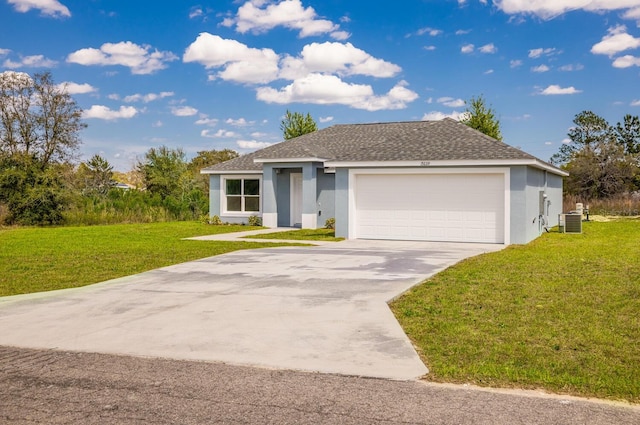 13493 SW 112th Pl, Dunnellon, FL 34432 - view of front of home featuring stucco siding, a front lawn, an attached garage, and concrete driveway