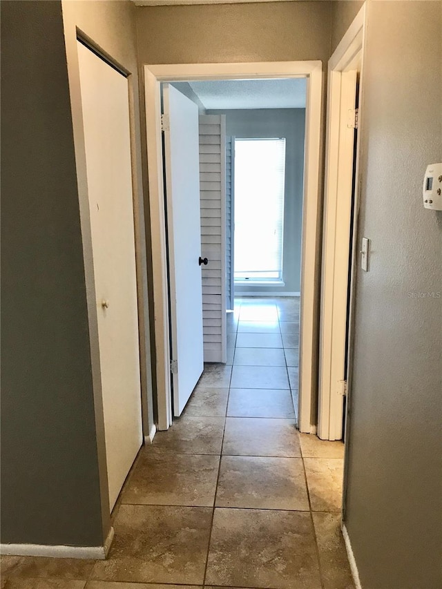 5440 SE 30th Pl, Ocala, FL 34480 - corridor with baseboards