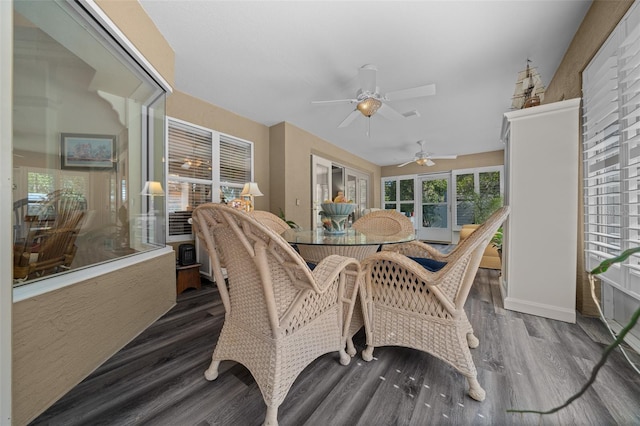 811 SE 49th Ave, Ocala, FL 34471 - sunroom / solarium featuring baseboards, a ceiling fan, and wood finished floors