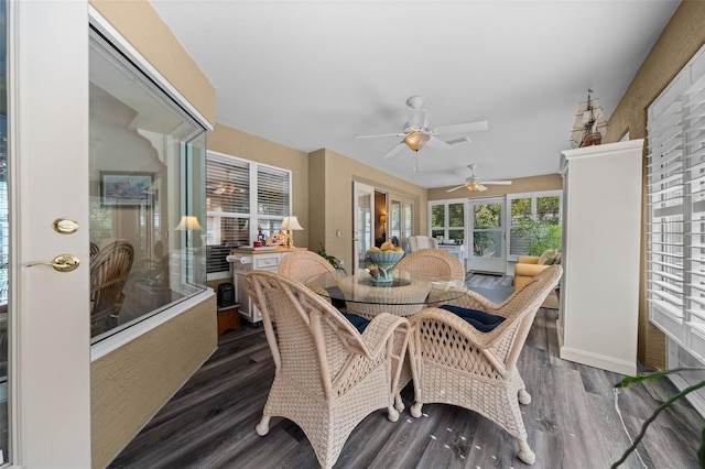 811 SE 49th Ave, Ocala, FL 34471 - sunroom featuring a ceiling fan, baseboards, visible vents, and wood finished floors