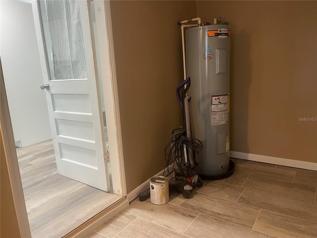 621 NE 20th St, Ocala, FL 34470 - utility room with electric water heater