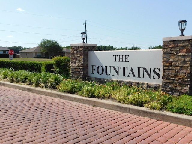view of community / neighborhood sign