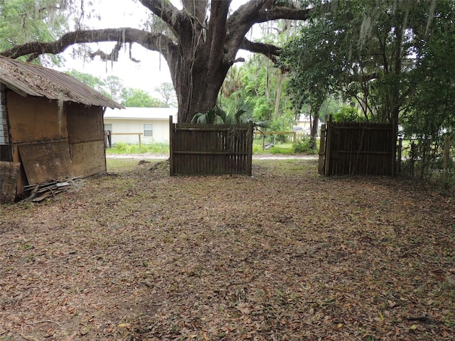 219 SE 3rd Ave, Williston, FL 32696 - view of yard featuring fence