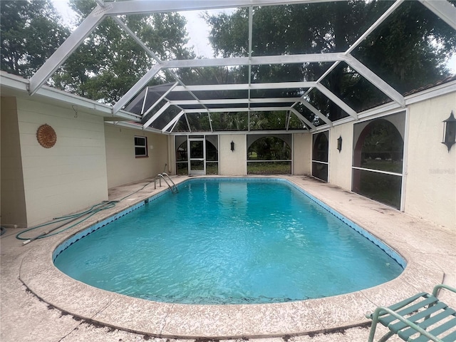 16850 SE 19th Ct, Summerfield, FL 34491 - swimming pool featuring a patio area