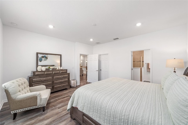 7706 SW 89th Ct, Ocala, FL 34481 - bedroom featuring visible vents, wood finished floors, baseboards, and recessed lighting