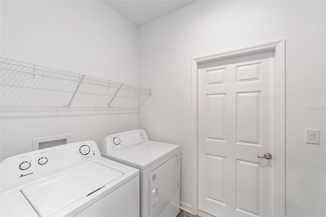 7706 SW 89th Ct, Ocala, FL 34481 - laundry area with washing machine and dryer and laundry area