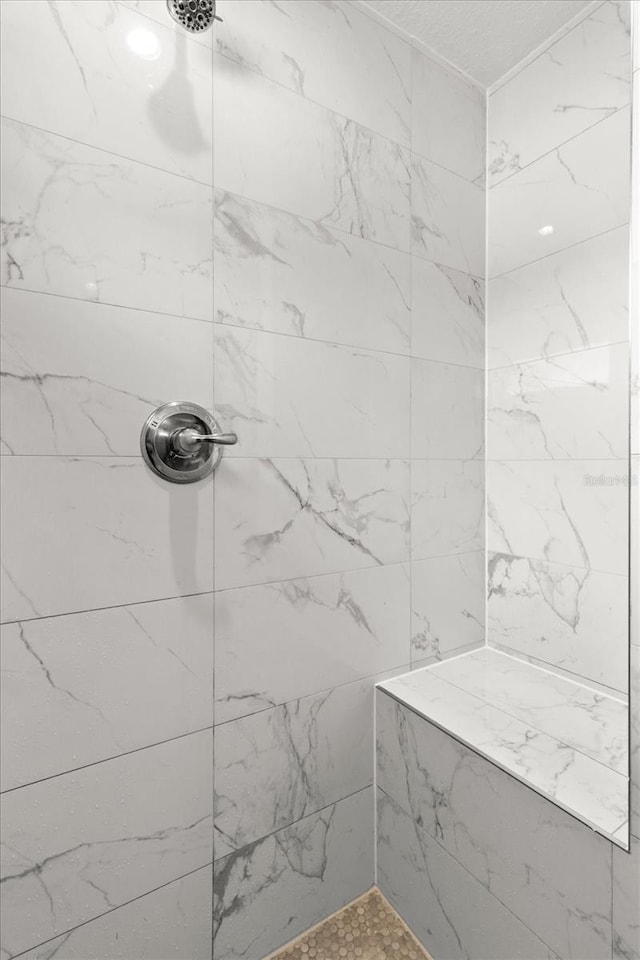 9 Walnut Run, Ocala, FL 34480 - full bath featuring a tile shower