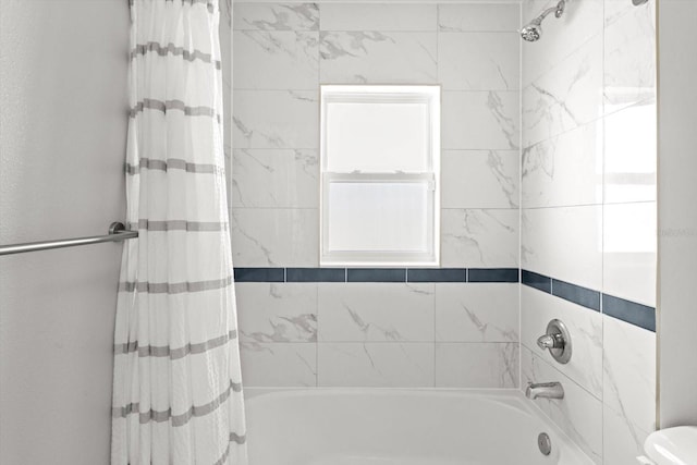 9 Walnut Run, Ocala, FL 34480 - bathroom featuring shower / bathtub combination with curtain