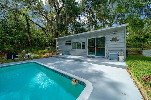 4710 SE 30th Ct, Ocala, FL 34480 - pool with fence and a patio