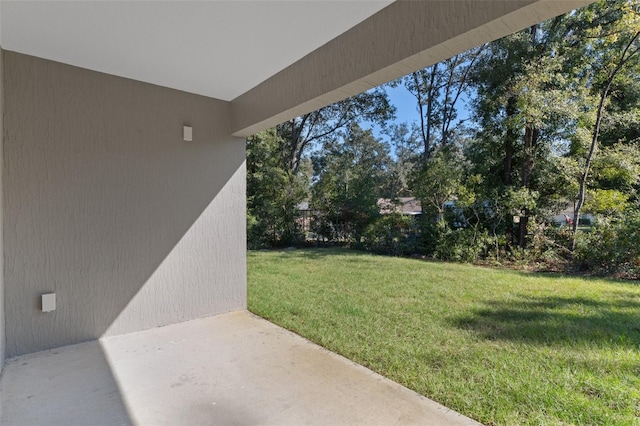 view of yard with a patio