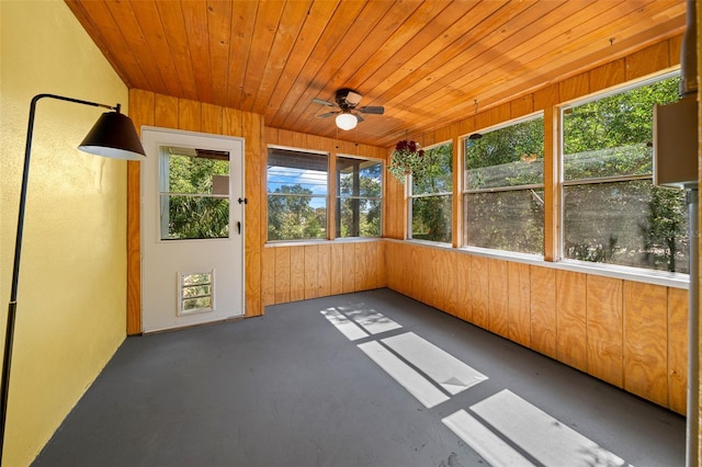 31 N Harrison St, Beverly Hills, FL 34465 - unfurnished sunroom featuring ceiling fan