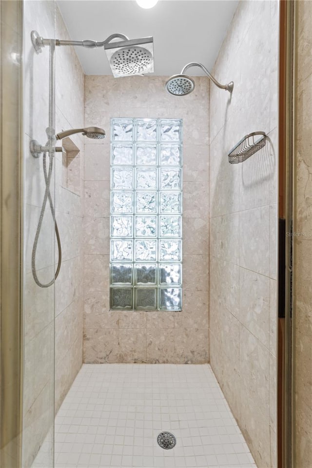 170 SW 80th St, Ocala, FL 34476 - full bathroom featuring a tile shower