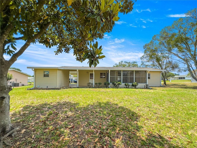 6263 SW 107th St, Ocala, FL 34476 - single story home featuring a front yard and a sunroom