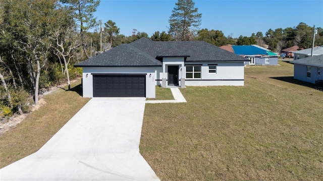 view of front of home featuring an attached garage, driveway, stucco siding, a front yard, and a shingled roof