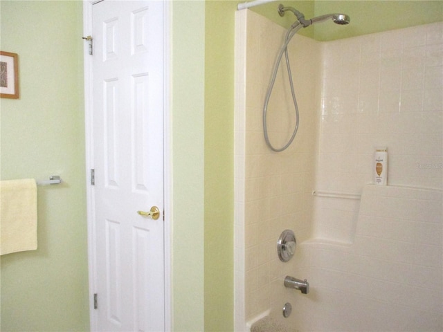 bathroom featuring shower / tub combination