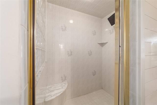 full bathroom featuring a stall shower