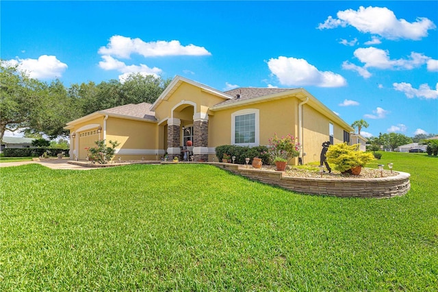 13885 Del Webb Blvd, Summerfield, FL 34491 - single story home with stucco siding, an attached garage, a front yard, and concrete driveway
