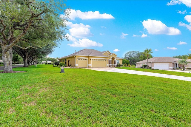 13885 Del Webb Blvd, Summerfield, FL 34491 - single story home featuring driveway, an attached garage, a front yard, and stucco siding