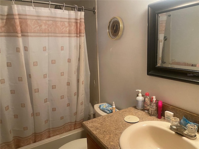 9920 SW 102nd Pl, Ocala, FL 34481 - full bathroom featuring toilet, vanity, and shower / tub combo with curtain