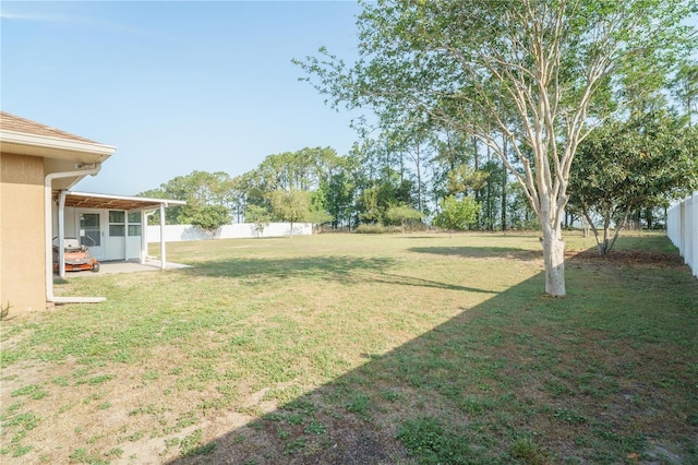 7475 SE 105th Pl, Belleview, FL 34420 - view of yard featuring a patio area