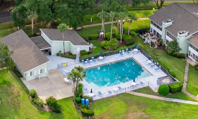 view from above of property featuring a pool area