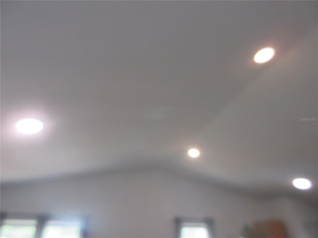 5949 SE 164th Ct, Ocklawaha, FL 32179 - detailed view of recessed lighting