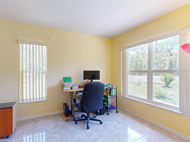 9325 SW 125th Court Rd, Dunnellon, FL 34432 - tiled office space with baseboards