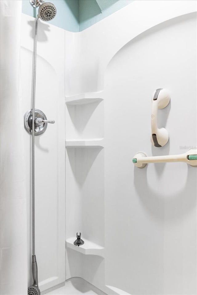 7059 N Lecanto Hwy, Hernando, FL 34442 - bathroom with a shower