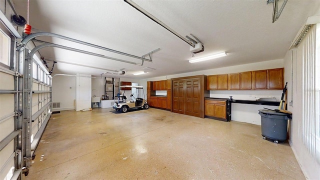 10528 SW 27th Ave, Ocala, FL 34476 - garage with a garage door opener