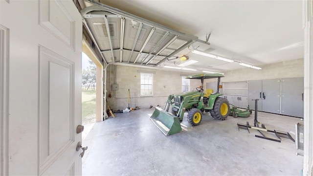 10528 SW 27th Ave, Ocala, FL 34476 - garage with a garage door opener