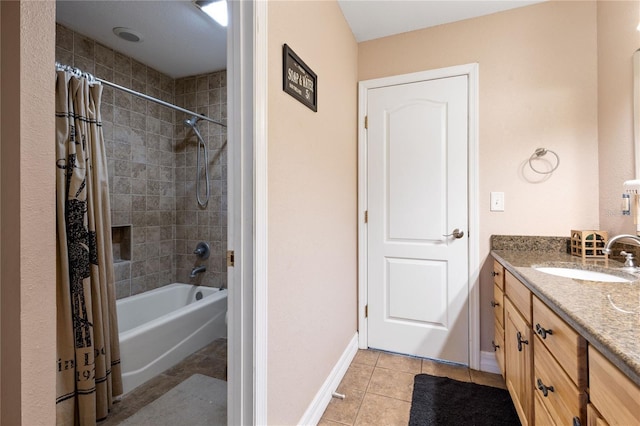 831 SE 11th Pl, Williston, FL 32696 - full bath featuring tile patterned floors, vanity, and shower / tub combo