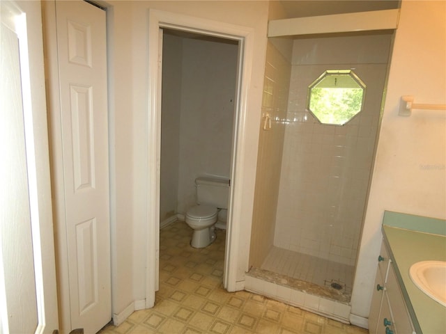 19026 SW 100th Pl, Dunnellon, FL 34432 - bathroom with a shower stall, toilet, and vanity