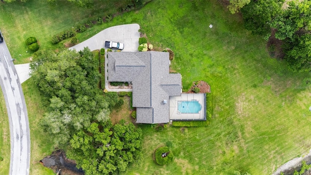 aerial view of property and surrounding area