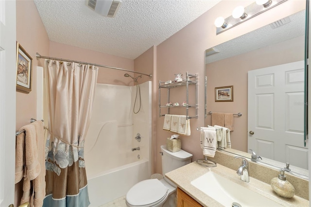 2608 Casso Ct, The Villages, FL 32162 - bathroom featuring a textured ceiling, shower / bath combination with curtain, toilet, and vanity