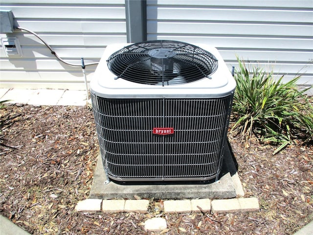 13762 SW 112th Ter, Dunnellon, FL 34432 - exterior view of central air condition unit