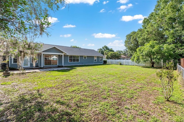 1404 SE 40th Ct, Ocala, FL 34471 - view of yard with a patio area