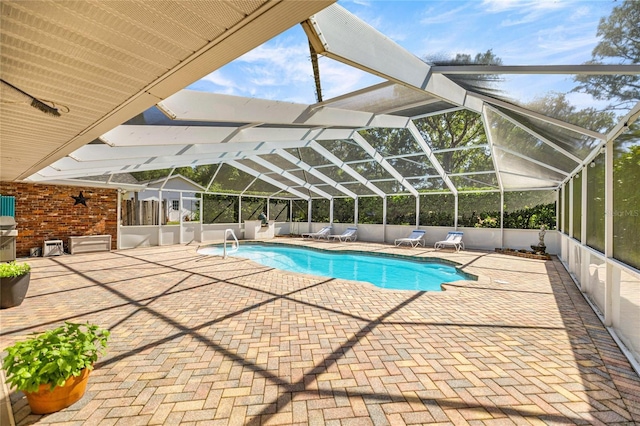 20861 SW 81st Loop, Dunnellon, FL 34431 - view of swimming pool featuring a patio and a lanai