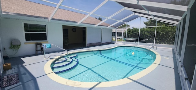 3891 N Grapefern Way, Beverly Hills, FL 34465 - swimming pool featuring a patio and glass enclosure