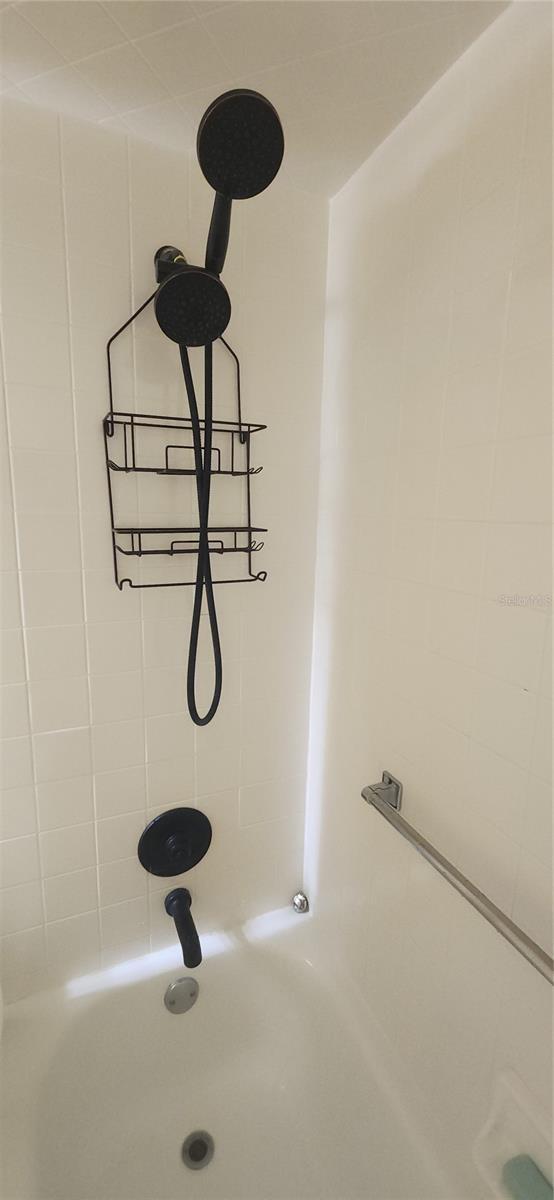 3891 N Grapefern Way, Beverly Hills, FL 34465 - bathroom view of shower / tub combination