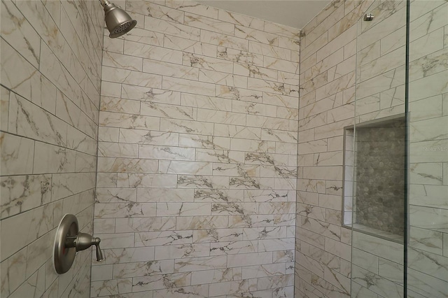 6472 SW 106th Pl, Ocala, FL 34476 - bathroom with a tile shower