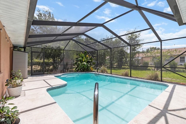 729 Sinclair Ter, Inverness, FL 34450 - swimming pool with a patio area and glass enclosure