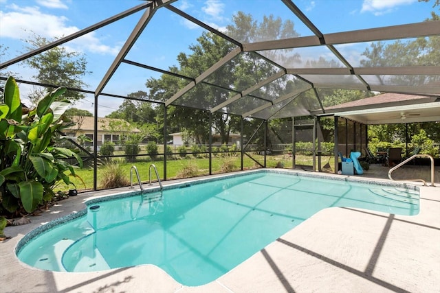 729 Sinclair Ter, Inverness, FL 34450 - outdoor pool with a patio area and a ceiling fan