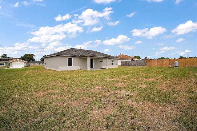 20 Emerald Trl, Ocala, FL 34472 - back of property featuring stucco siding