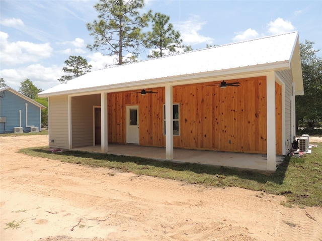 13391 NE 51st St, Williston, FL 32696 - view of stable
