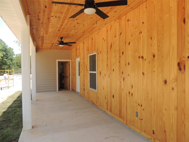 13391 NE 51st St, Williston, FL 32696 - view of patio featuring a ceiling fan