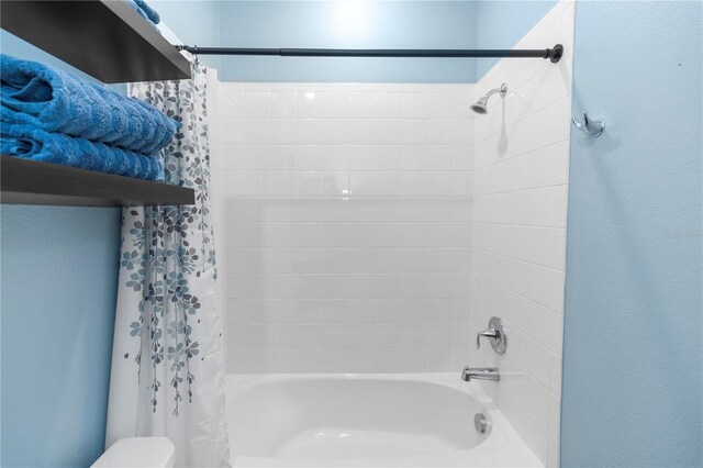 5248 Red Coral Cir, Mount Dora, FL 32757 - full bath with shower / bath combo with shower curtain and toilet