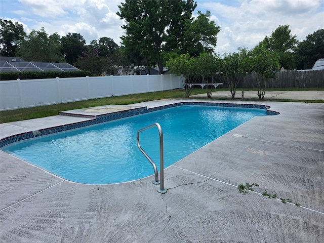 5525 SE 43rd Ct, Ocala, FL 34480 - view of pool featuring a patio area